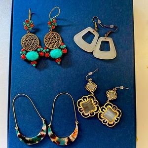 Lot of fashion earrings